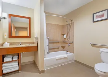 Comfort Suites Oxford I-20 exit 188 hotel thumbnail 7