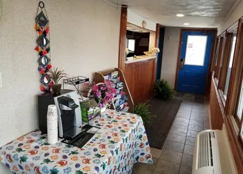 The Tides Motel hotel thumbnail 2