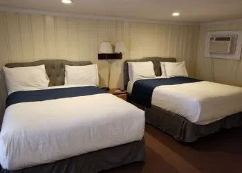 The Tides Motel hotel thumbnail 4