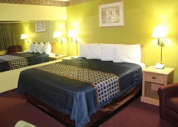 Hutchinson Inn hotel thumbnail 3
