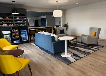 Comfort Inn & Suites Olathe - Kansas City hotel thumbnail 4