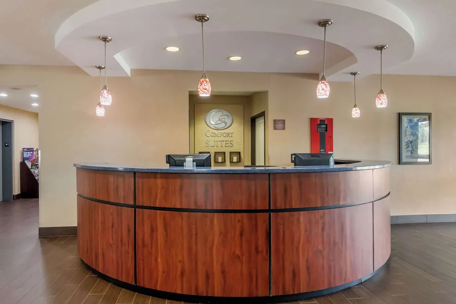 Comfort Suites Speedway - Kansas City hotel detail image 2
