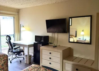 American Inn & RV Park hotel thumbnail 3