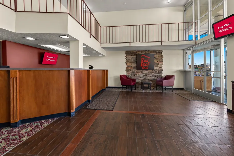 Red Roof Inn & Suites Cave City hotel detail image 2