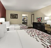 Red Roof Inn & Suites Cave City hotel detail image 7