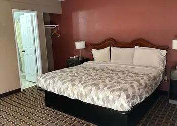 Americas Best Value Inn Franklin hotel thumbnail 4