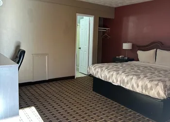 Americas Best Value Inn Franklin hotel thumbnail 7
