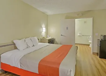 Motel 6 Maple Shade Township, NJ - Philadelphia - Mt Laurel hotel thumbnail 6