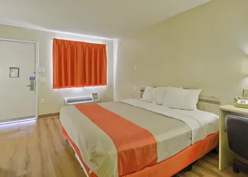 Motel 6 Maple Shade Township, NJ - Philadelphia - Mt Laurel hotel thumbnail 7