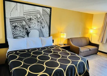 Super 8 by Wyndham Elizabethtown hotel thumbnail 7