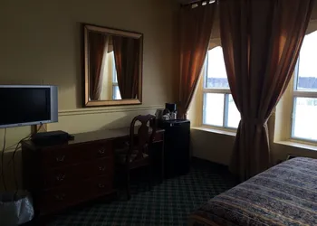 Auberge Montebello hotel thumbnail 2