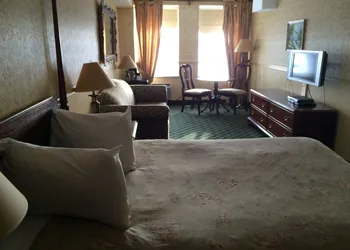 Auberge Montebello hotel thumbnail 3