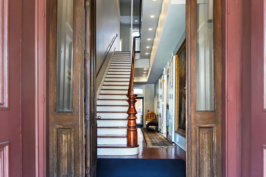 New Orleans Courtyard Hotel and Suites by the French Quarter hotel detail image 2