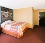 Super 8 by Wyndham Richmond hotel detail image 7