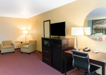 Super 8 by Wyndham Richmond hotel thumbnail 8