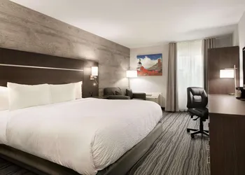 Days Inn by Wyndham Kingston hotel thumbnail 8