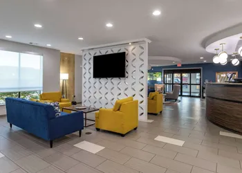 Comfort Suites Natchitoches hotel thumbnail 3