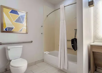Comfort Suites Natchitoches hotel thumbnail 8