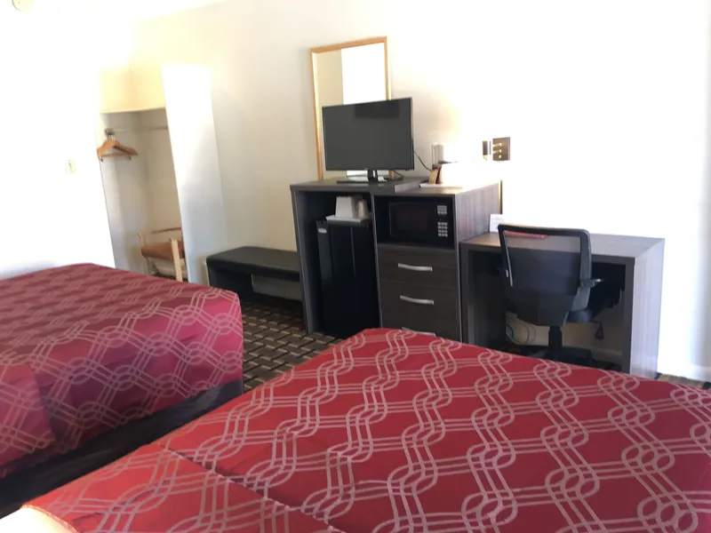 Econo Lodge Colorado Springs Downtown hotel detail image 6