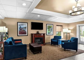 Comfort Inn & Suites Staunton hotel thumbnail 3