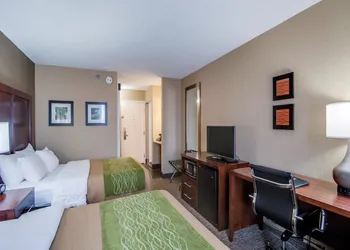 Comfort Inn & Suites Staunton hotel thumbnail 4