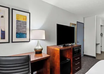 Comfort Inn & Suites Staunton hotel thumbnail 8