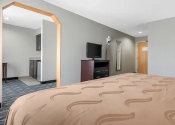 Quality Inn & Suites Brownsburg - Indianapolis West hotel thumbnail 7