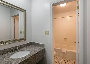 Rodeway Inn & Suites Enterprise hotel thumbnail 6