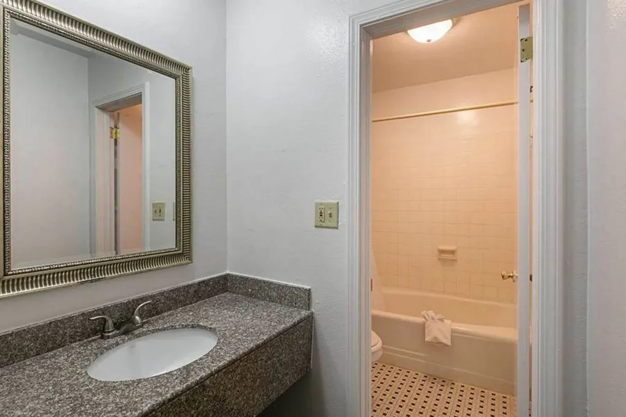 Rodeway Inn & Suites Enterprise hotel detail image 6