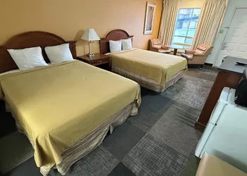 Thunderbird Motel hotel thumbnail 6