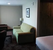 Holiday Inn Express & Suites Pittsburgh West - Greentree by IHG hotel detail image 4