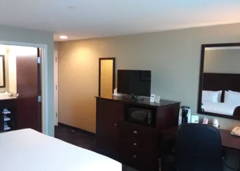 Holiday Inn Express & Suites Pittsburgh West - Greentree by IHG hotel thumbnail 5