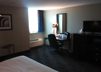 Holiday Inn Express & Suites Pittsburgh West - Greentree by IHG hotel thumbnail 7