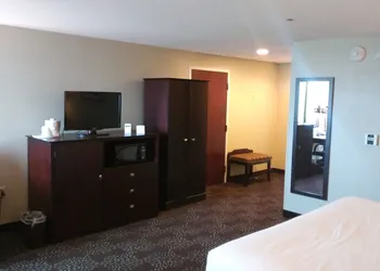 Holiday Inn Express & Suites Pittsburgh West - Greentree by IHG hotel thumbnail 8