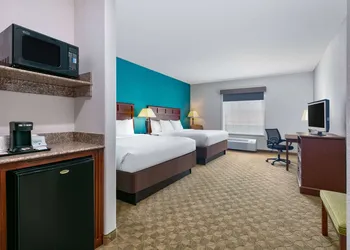 Baymont Inn & Suites by Wyndham Glen Rose hotel thumbnail 6