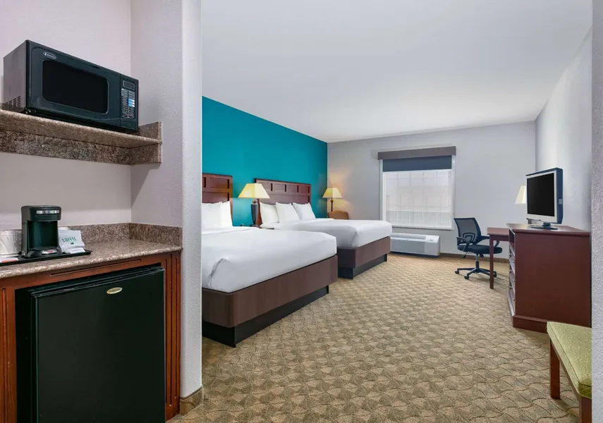 Baymont Inn & Suites by Wyndham Glen Rose hotel detail image 6