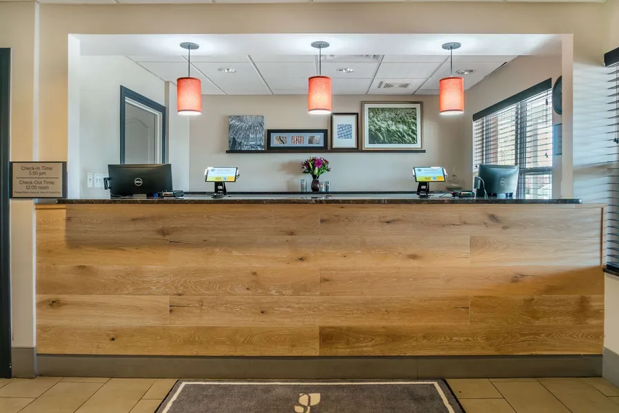 Country Inn & Suites by Radisson, Rossford - Toledo South hotel detail image 2