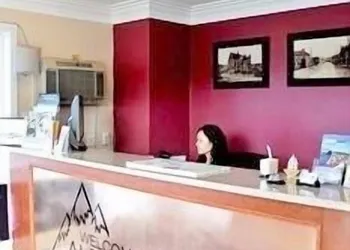 Alpine Motel hotel thumbnail 2