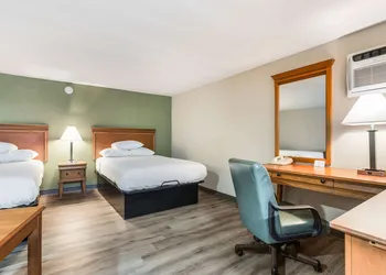 Americas Best Value Inn Lebanon, MO hotel thumbnail 3