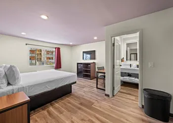 Hyland Inn Long Beach hotel thumbnail 2