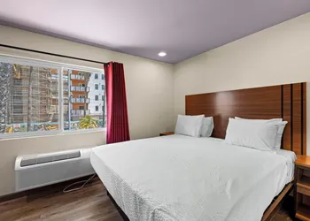 Hyland Inn Long Beach hotel thumbnail 4