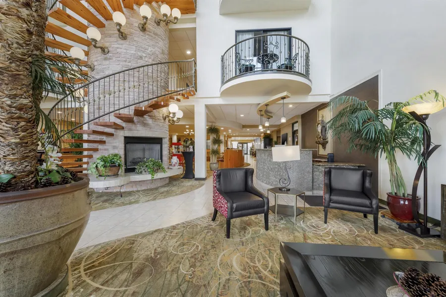 Best Western Plus Swiss Chalet Hotel & Suites hotel detail image 2