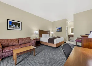 Best Western Plus Swiss Chalet Hotel & Suites hotel thumbnail 6