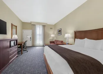 Best Western Plus Swiss Chalet Hotel & Suites hotel thumbnail 7