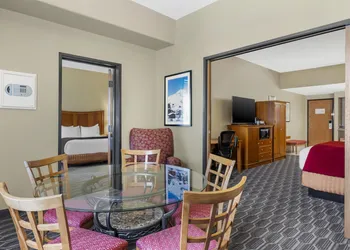 Best Western Plus Swiss Chalet Hotel & Suites hotel thumbnail 8