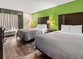 Quality Inn & Suites - Granbury hotel thumbnail 6