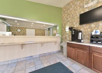 Mentor Home Inn hotel thumbnail 3