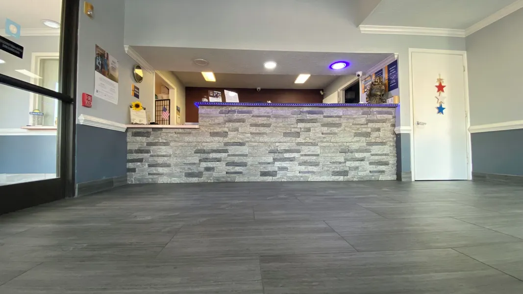 Days Inn & Suites by Wyndham Winnie hotel detail image 2
