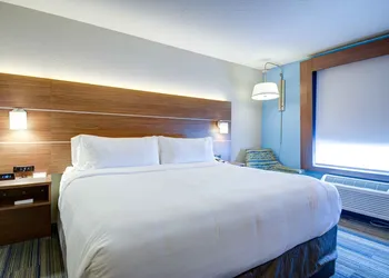 Holiday Inn Express & Suites - North Platte by IHG hotel thumbnail 5