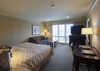 Monterey Bay Inn hotel thumbnail 6